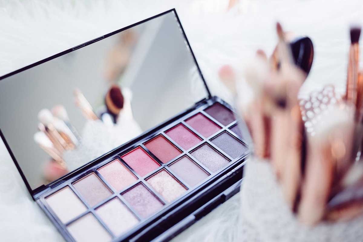 Girls Cool Makeup Kit Now Available